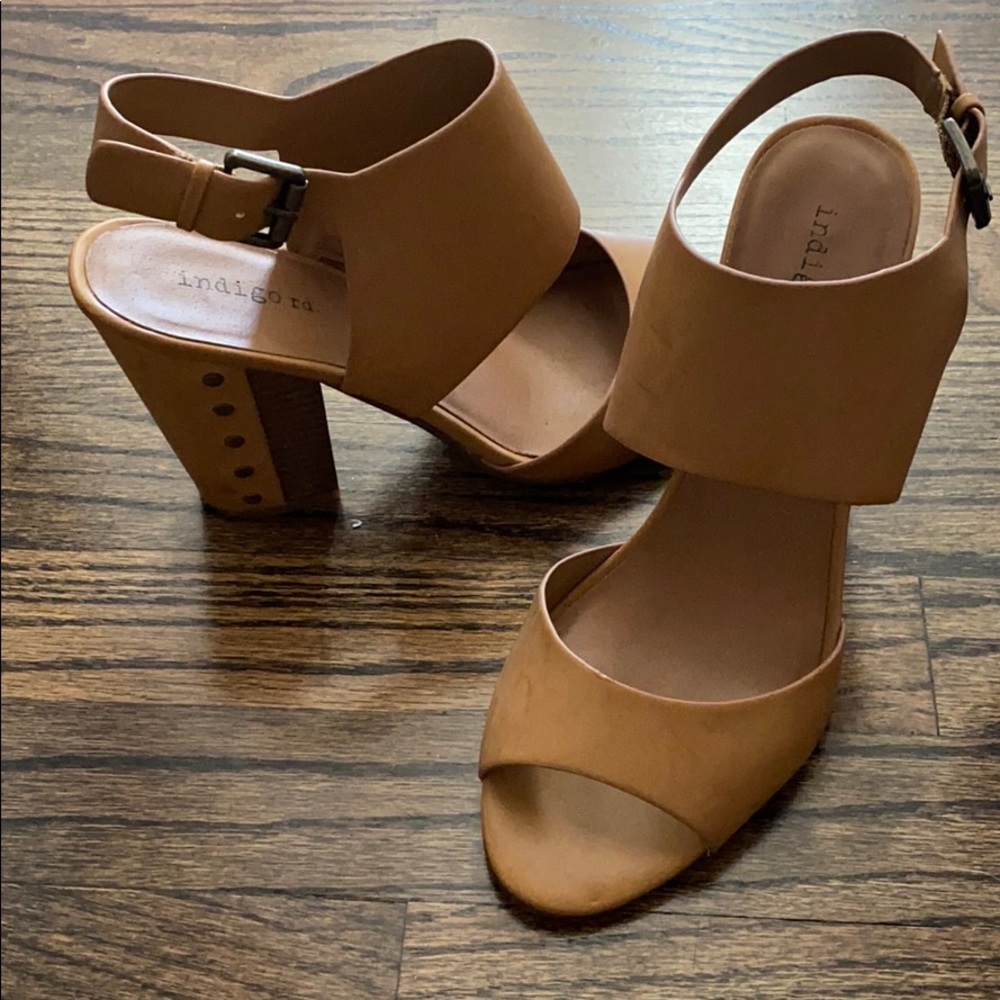 Caramel thick heels